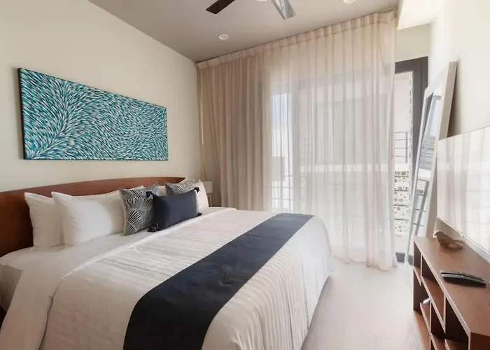 2br W Private Rooftop Pool Near