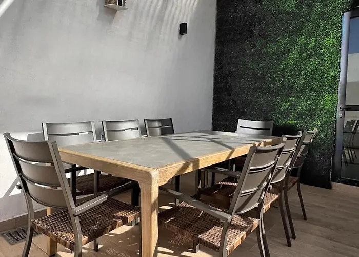2br W Private Rooftop Pool Near *