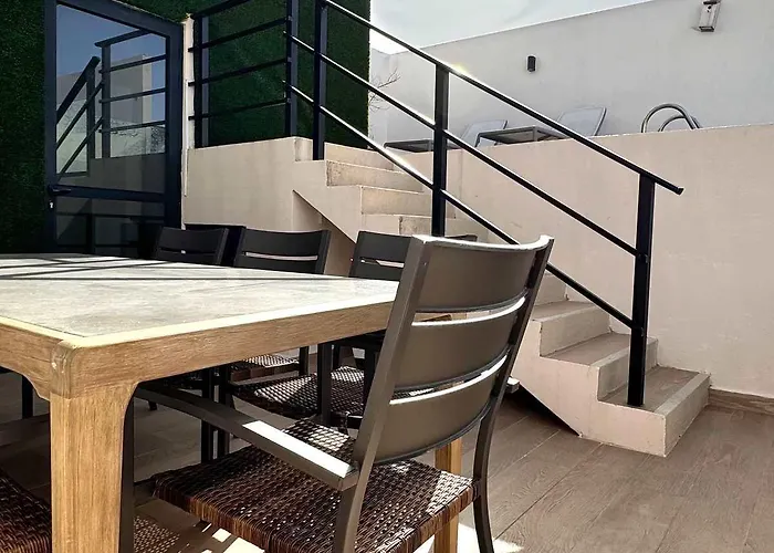 2br W Private Rooftop Pool Near *