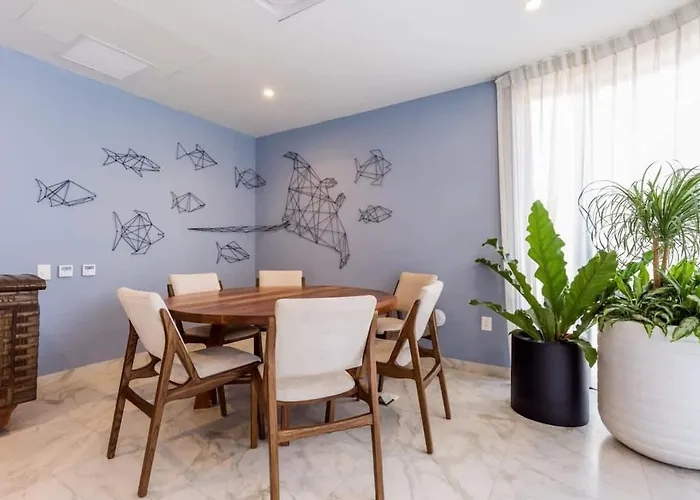 2br W Private Rooftop Pool Near *