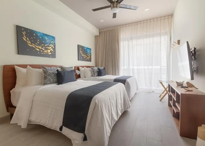 2br W Private Rooftop Pool Near